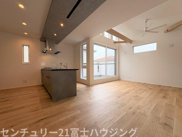 茅ヶ崎市松風台Ⅲ　新築分譲住宅　B棟　全2棟