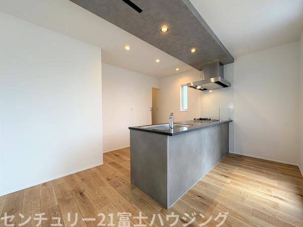 茅ヶ崎市松風台Ⅲ　新築分譲住宅　B棟　全2棟