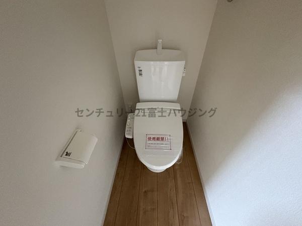 茅ヶ崎市赤羽根の新築一戸建(トイレ)