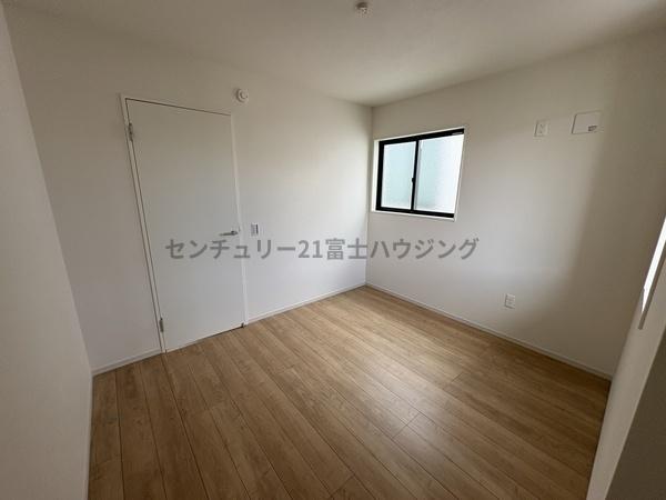 茅ヶ崎市赤羽根の新築一戸建(洋室)