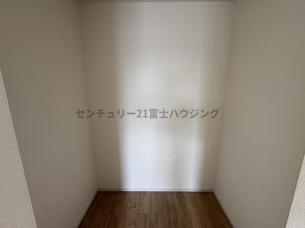 茅ヶ崎市赤羽根の新築一戸建(収納)