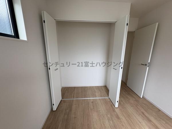 茅ヶ崎市赤羽根の新築一戸建(収納)