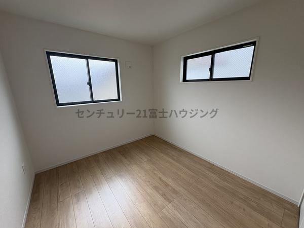 茅ヶ崎市赤羽根の新築一戸建(洋室)
