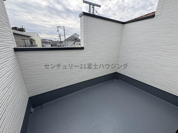 茅ヶ崎市赤羽根の新築一戸建(バルコニー)