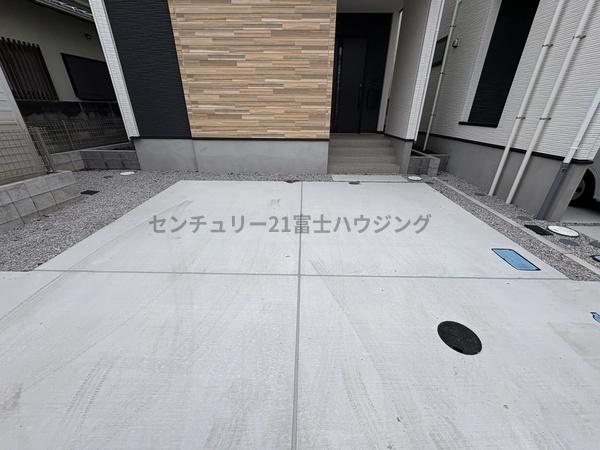茅ヶ崎市赤羽根の新築一戸建(駐車場)