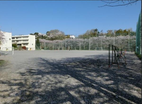 中郡二宮町緑が丘2丁目の中古一戸建て(二宮町立一色小学校)