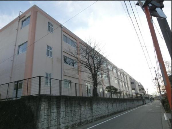 中郡二宮町緑が丘2丁目の中古一戸建て(二宮町立二宮中学校)