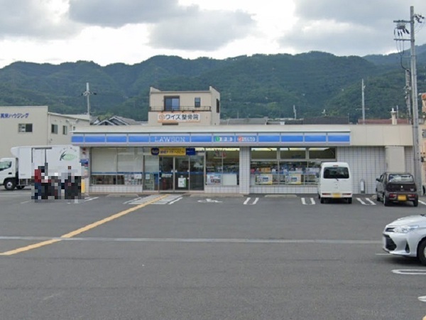 パデシオン西大津(ローソン大津際川三丁目店)