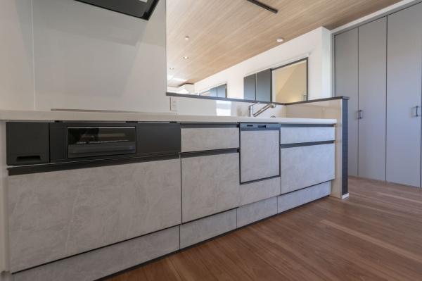 草津市渋川２丁目の新築一戸建