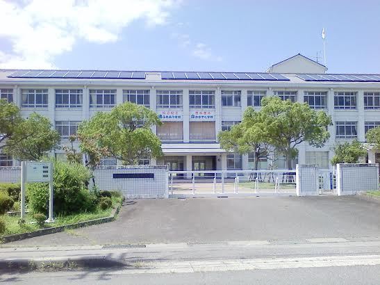 守山市水保町の中古一戸建て(守山市立明富中学校)