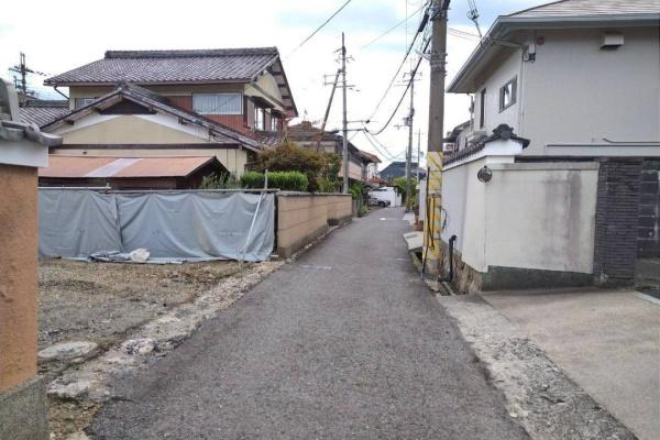 大津市本丸町の土地(前面道路含む現地写真)