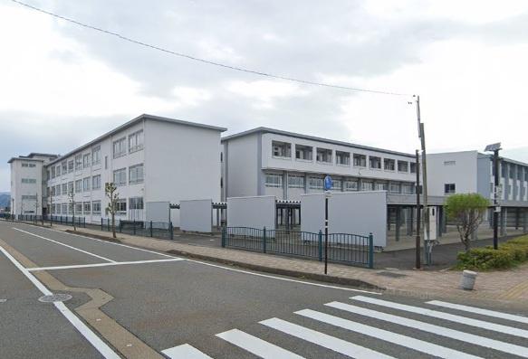 坂井市春江町江留中の新築一戸建(坂井市立春江中学校)