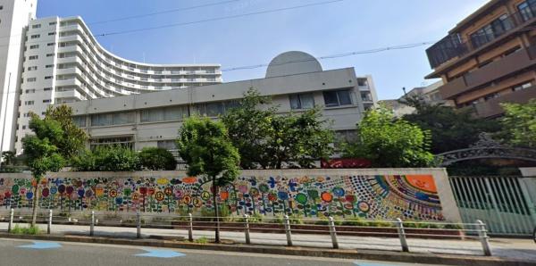 プレミストタワー靱本町(大阪市立靱幼稚園)