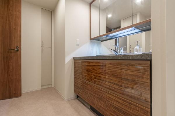 プレミストタワー靱本町