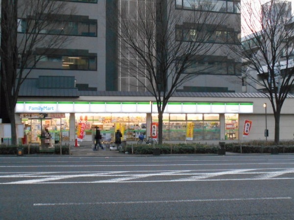 ロイヤル御池(ファミリーマート御池西洞院店)