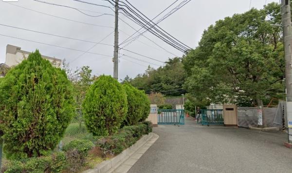 高槻市安岡寺町２丁目の新築一戸建(高槻市立安岡寺小学校)
