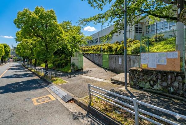 吹田市津雲台６丁目の土地(吹田市立津雲台小学校)