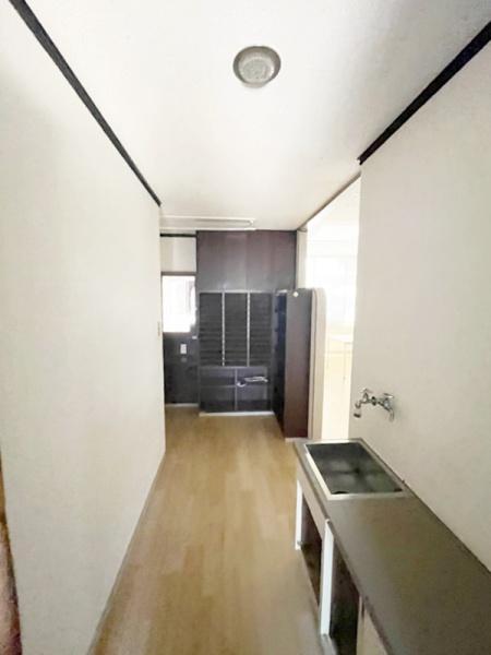 診療所跡、木造２階建住宅