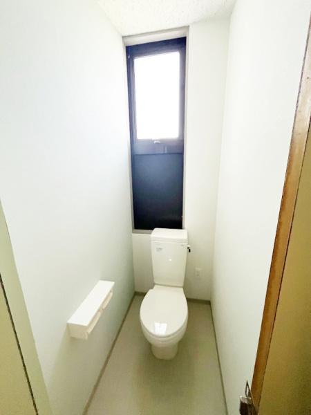 診療所跡、木造２階建住宅