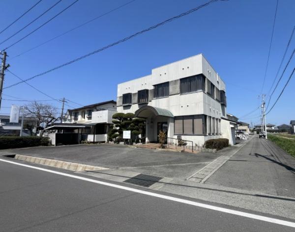 診療所跡、木造２階建住宅
