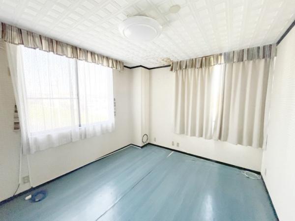 診療所跡、木造２階建住宅