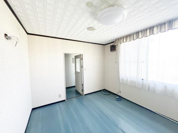 診療所跡、木造２階建住宅