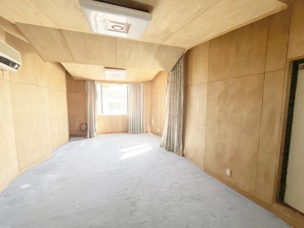 診療所跡、木造２階建住宅