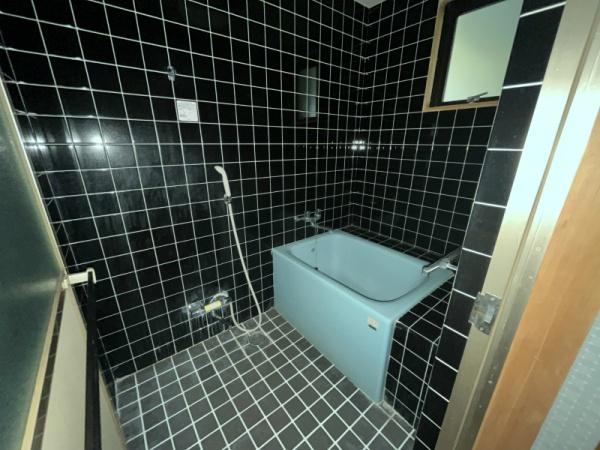 診療所跡、木造２階建住宅