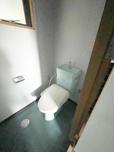 診療所跡、木造２階建住宅