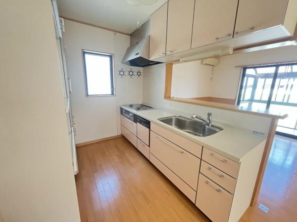 診療所跡、木造２階建住宅