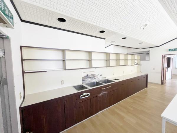 診療所跡、木造２階建住宅