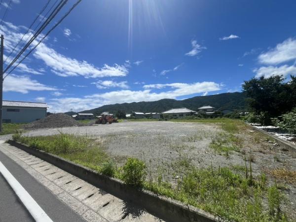 吉野川市鴨島町山路の土地
