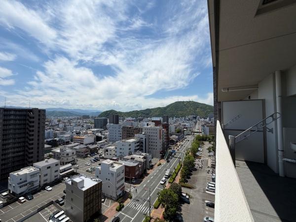 アルファステイツ県庁前