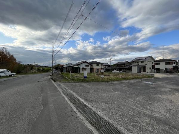 吉野川市鴨島町山路の土地