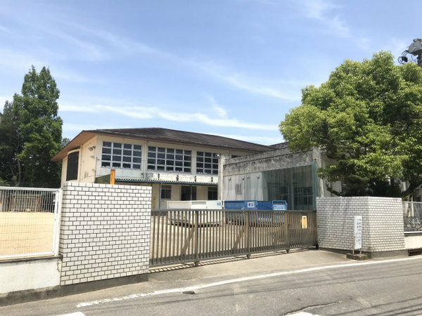 徳島市方上町鶴島の土地(徳島市立方上小学校)