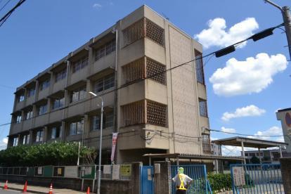 グランアッシュ寝屋川シティマークノースリッジ(寝屋川市立中央小学校)
