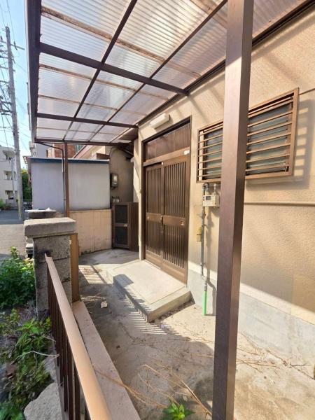 摂津市浜町の中古一戸建て(玄関)