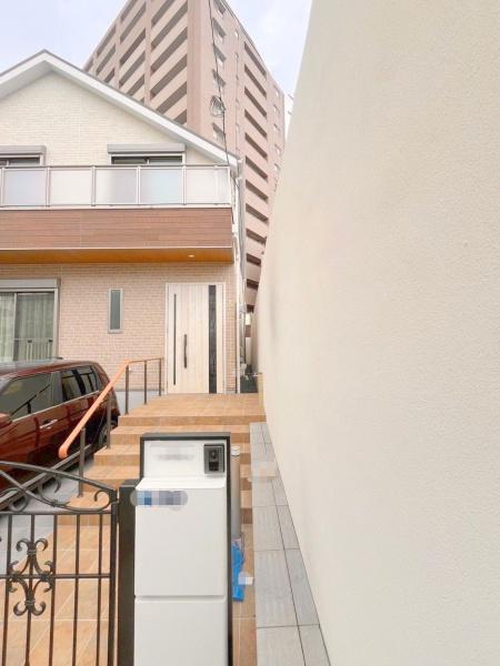 寝屋川市東香里園町　中古戸建