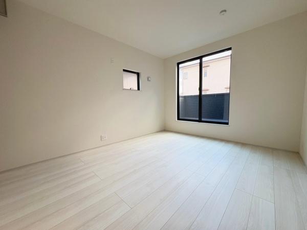 寝屋川市太秦中町　新築戸建