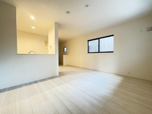 寝屋川市太秦中町　新築戸建