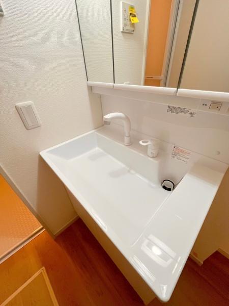 寝屋川市南水苑町1期1号地　新築戸建