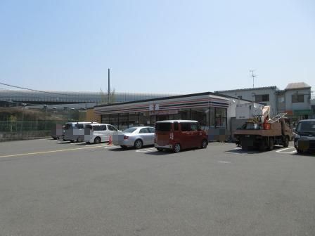 エルフラッツ萱島(セブンイレブン寝屋川萱島東3丁目店)