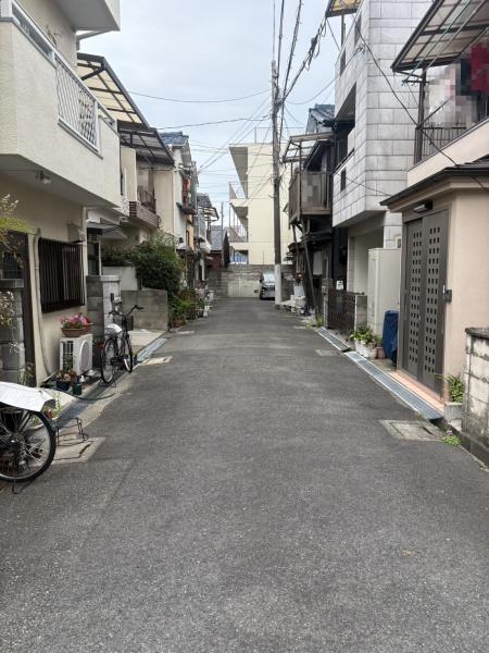 守口市金田町2丁目の中古一戸建て(前面道路含む現地写真)