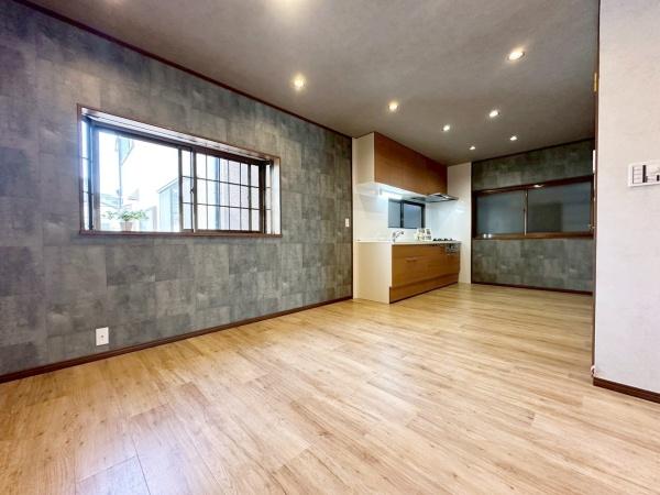 寝屋川市北大利町　中古戸建