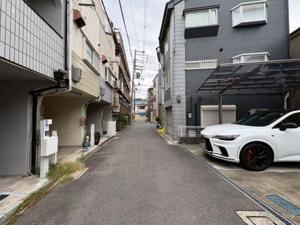 守口市八雲東町2丁目の中古一戸建て(前面道路含む現地写真)