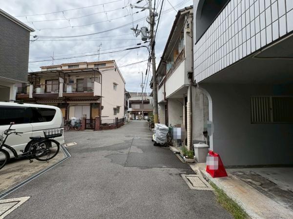 守口市八雲東町2丁目の中古一戸建て(前面道路含む現地写真)