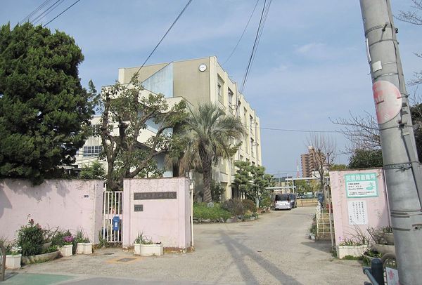 門真市栄町の中古一戸建て(門真市立第三中学校)