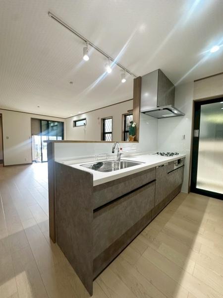 寝屋川市川勝町　新築戸建