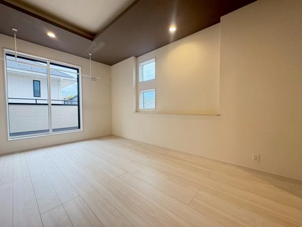 寝屋川市太秦中町　新築戸建