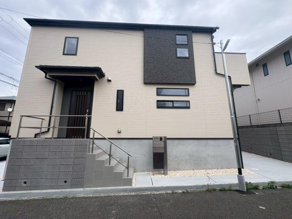 寝屋川市太秦中町　新築戸建